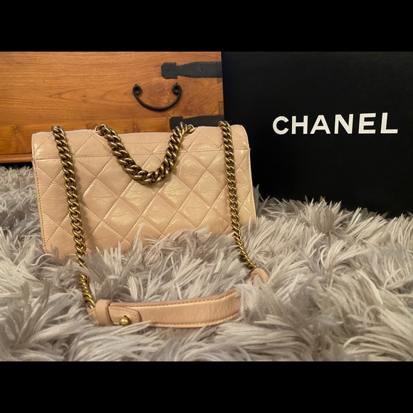 Like New! CHANEL Classic Perfect Edge Flap… - Picture 5 of 16